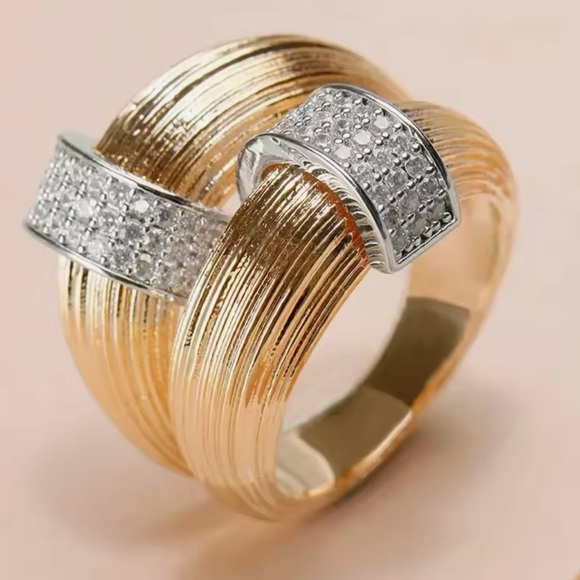 Neiman Marcus Jewelry - 18k Asymmetrical Double Band